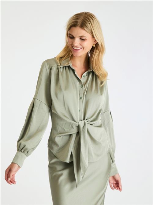 Se Neo Noir Naja Satin Shirt Kvinde Smoke Green Langærmede Bluser Str 44 - hos Magasin ved Magasin