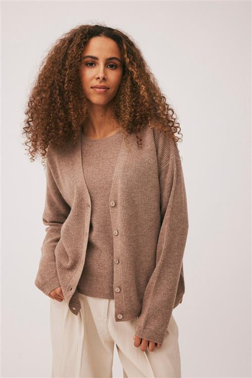 Se Magasin du Nord Collection Magasin Mabel 5 100% Cashmere Kvinde Sand Melange Cardigans Str L Cashmere ved Magasin