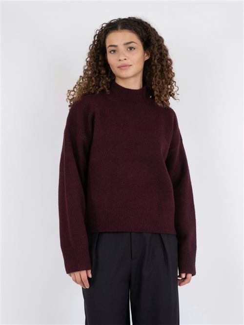 Se Neo Noir Paulina Knit Blouse Kvinde Wine Sweaters Str 44 - hos Magasin ved Magasin