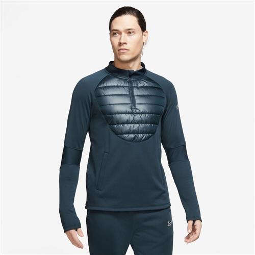 Se Nike Therma Fit Academy Winter Warrior Drill Traeningoje L - Sweatshirts hos Magasin ved Magasin