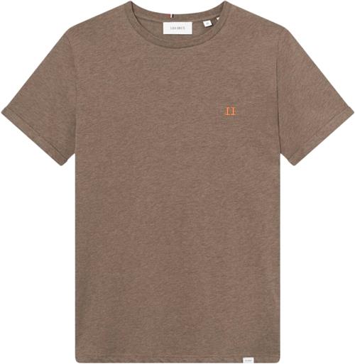 Les Deux Nørregaard Tshirt - Seasonal Mand Mountain Grey Melange/orange Kortærmede T-shirts Slim Fit Str S - Bomuld hos Magasin