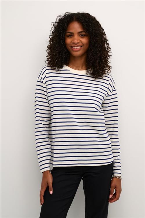 Se Kaffe Kawinny LS Tshirt Kvinde Antique White / Beacon Blue Langærmede T-shirts Str XS - hos Magasin ved Magasin