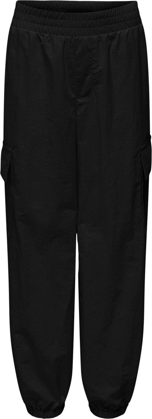 Se ONLY Kogecho Cargo Parachute Pant PNT Str 128 - Sort Bukser hos Magasin ved Magasin