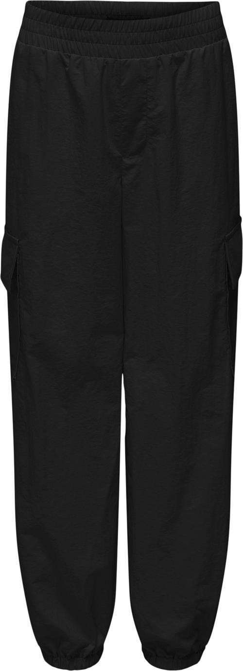 Se ONLY Kogecho Cargo Parachute Pant PNT Str 146 - Sort Bukser hos Magasin ved Magasin