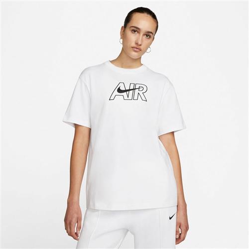 Se Nike Sportswear Tshirt L - Trænings T-shirts hos Magasin ved Magasin