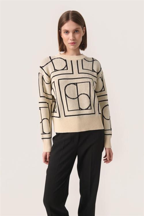 Se Soaked in Luxury Slcabba Pullover LS Kvinde Sandshell W. Black Monogram Sweaters Str L - hos Magasin ved Magasin