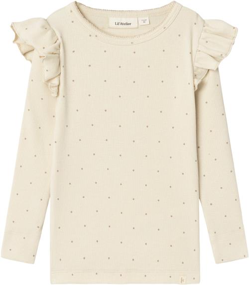 Se Lil' Atelier Nmfgago KUO LS Slim TOP LIL Str 92 - Birch Bluser hos Magasin ved Magasin