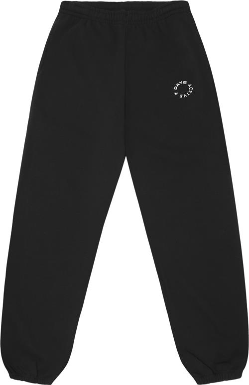 Se 7 Days Active Organic Regular Sweatpants Kvinde 001 Black Sweatpants Str S - hos Magasin ved Magasin