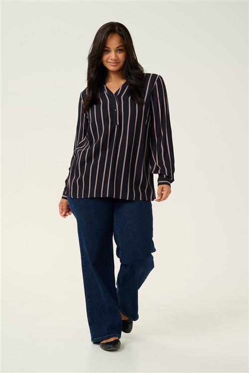 Se Kaffe Curve Kcsida Blouse Kvinde Black / Steeple Grey Stripe Langærmede Bluser Str 48 - hos Magasin ved Magasin