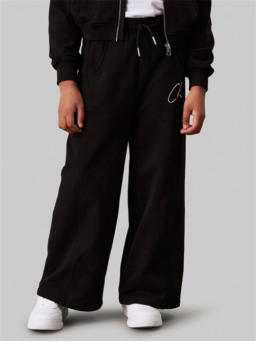 Calvin Klein CK Signage Wide Sweatpants Str 16 - Ck Black Bukser hos Magasin