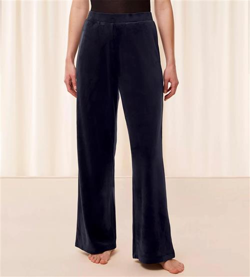 Triumph Sensual Velour Wide Leg Trousers Natbukser Str 36 - hos Magasin