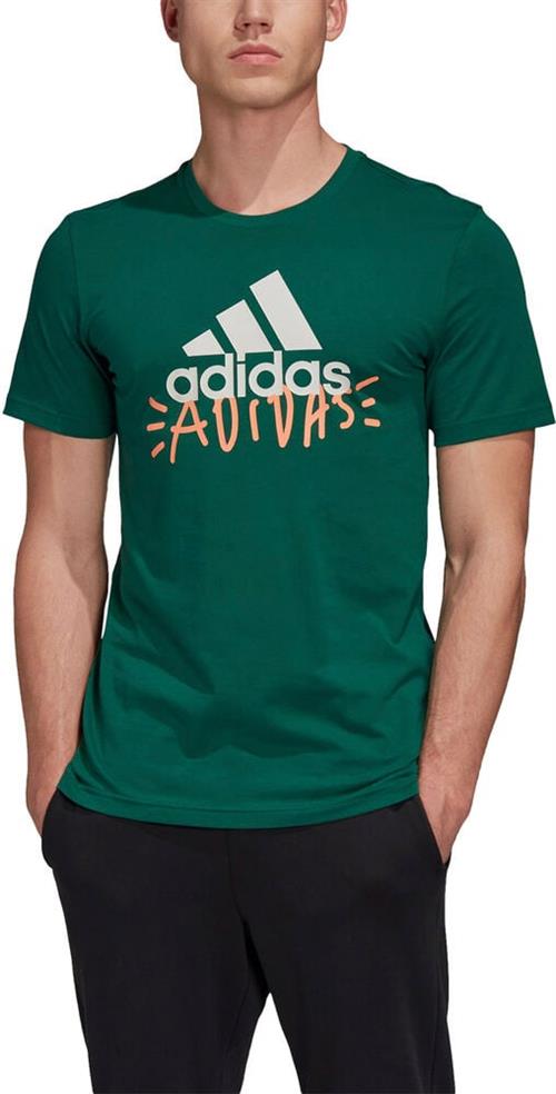 Se adidas Doodle Basic Badge Of Sport Tshirt S - T-shirts Bomuld hos Magasin ved Magasin