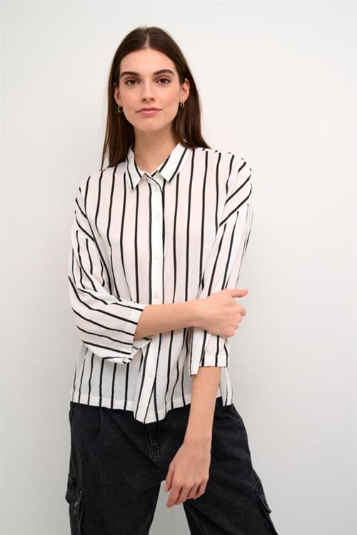 Se Kaffe Kabeathe Blouse Kvinde Chalk/black Stripe Langærmede Bluser Str 40 - hos Magasin ved Magasin