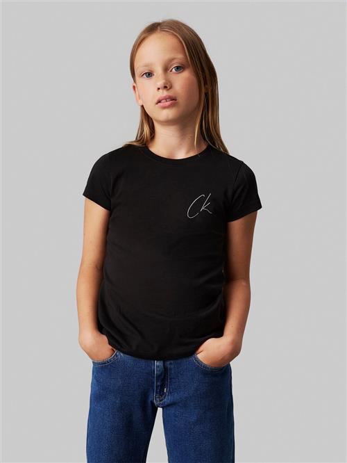 Calvin Klein CK Signage Slim SS Tshirt Str 8 - Ck Black Kortærmede T-shirts hos Magasin