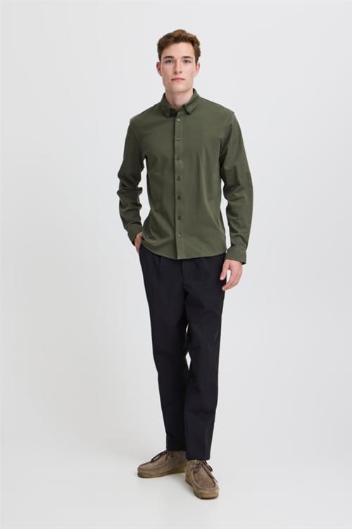 Casual Friday Cfmarc Performance Pants With Pleat Mand Black Beauty Chinos Relaxed Fit Str 30/32 - hos Magasin