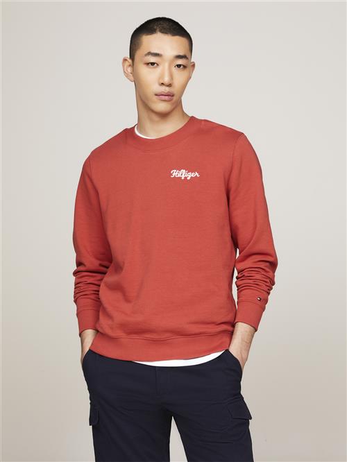 Se Tommy Hilfiger Hilfiger Chainstitch Sweatshirt Mand Terra Red Sweatshirts Str XL - hos Magasin ved Magasin