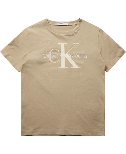 Se Calvin Klein CK Monogram SS Tshirt Str 4 - Rae Kortærmede T-shirts hos Magasin ved Magasin