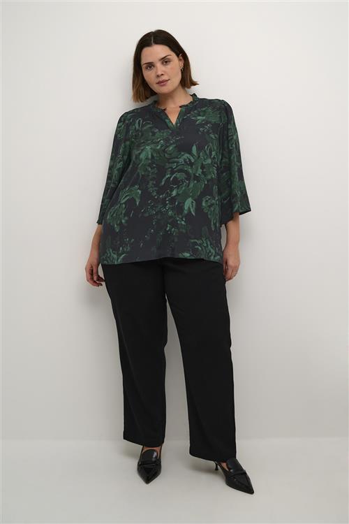 Kaffe Curve Kcmina Blouse Kvinde Black/green Painted Flower Langærmede Bluser Str 52 - hos Magasin