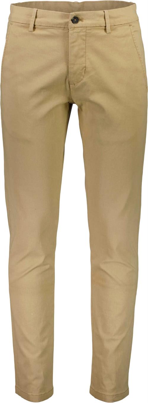 Se Lindbergh Chinos med Superflex Mand Sand Chinos Str 32/30 - hos Magasin ved Magasin