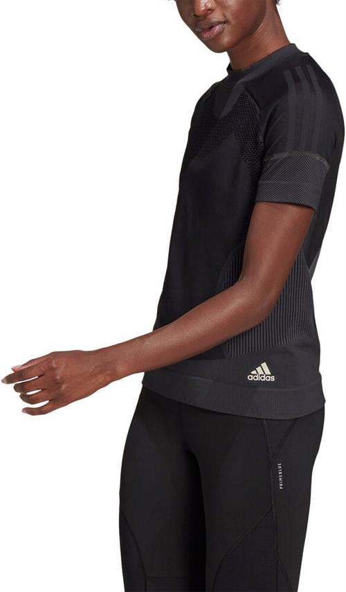 adidas Primeknit Tshirt M - Trænings T-shirts Polyester hos Magasin