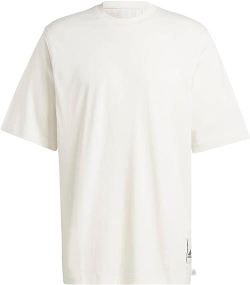 Se adidas M Caps TEE Mand White Kortærmede T-shirts Str L - Bomuld hos Magasin ved Magasin