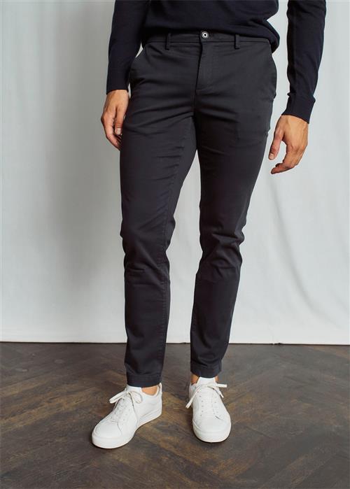 Se Bruun & Stengade BS Malik Regular Fit Chinos Mand Navy Chinos Str W38 / L32 - hos Magasin ved Magasin