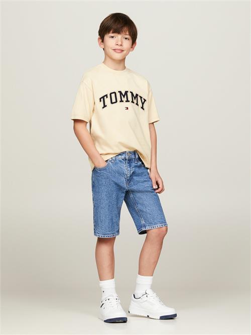 Tommy Hilfiger Varsity Embroidery TEE SS Str 3 år / 98 cm - Country Ivory Kortærmede T-shirts hos Magasin