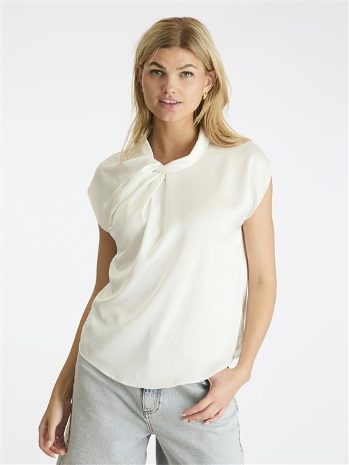 Neo Noir Fleur Drapy Satin Blouse Kvinde Off White Kortærmede Bluser Str 42 - hos Magasin