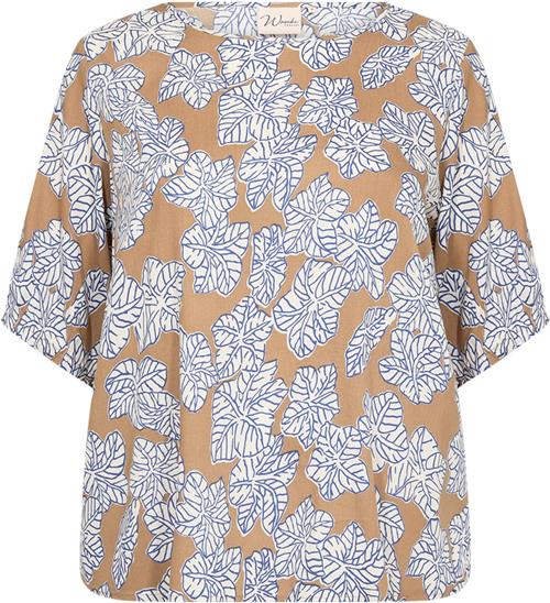 Wasabiconcept Curvy Waglady 1 Bluse Mørk Sand Kvinde 8404c Mørk Sand Kortærmede Bluser Str 50/52 - hos Magasin