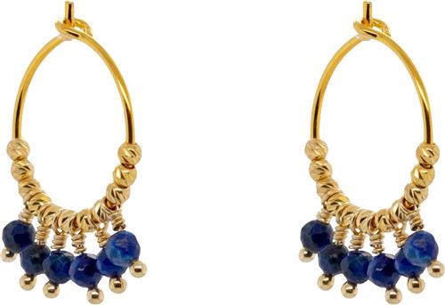 Se BeChristensen Mathilde Lapis Lazuli Earrings Gold 15mm - Creoler hos Magasin ved Magasin