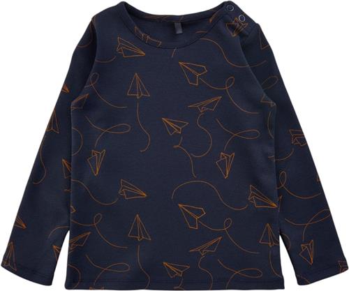 Se Soft Gallery Sgbaby Bella Paper Plane Ls Tee Noos Str 6m - Night Sky Langærmede T-shirts Bomuld hos Magasin ved Magasin