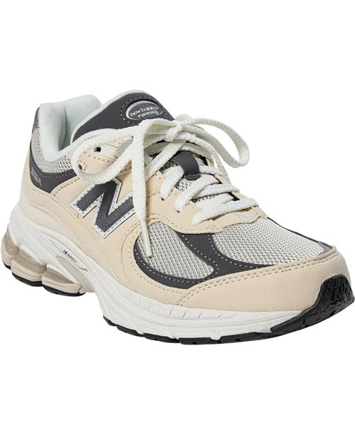 Se New Balance New Balance 2002 Kids Sandstone Sneakers Str 22,5 - hos Magasin ved Magasin