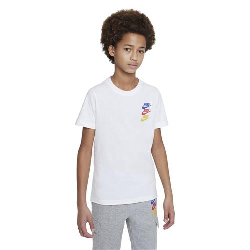 Se Nike Sportswear T Shirt 137-147 / M - T-shirts hos Magasin ved Magasin