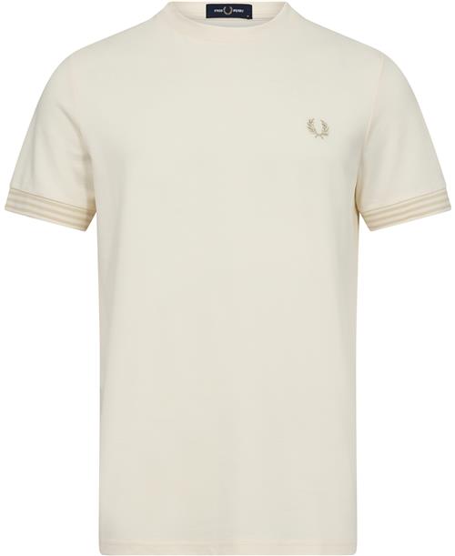 Se Fred Perry M7707 Mand Ecru Kortærmede T-shirts Str XXL - Bomuld hos Magasin ved Magasin