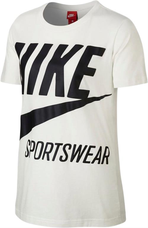 Se Nike Sportswear Tee Brs M - Trænings T-shirts Bomuld hos Magasin ved Magasin