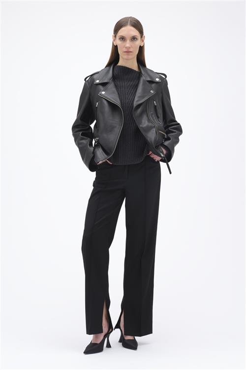 Se REMAIN Slim Suiting Pants Kvinde Black Bukser Med Smalle Ben Str 38 - hos Magasin ved Magasin