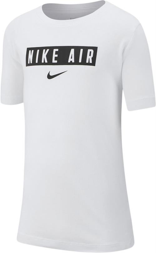 Se Nike Sportswear Kids T Shirt 128-137 / S - T-shirts Bomuld hos Magasin ved Magasin