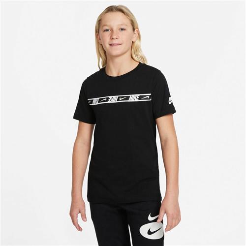 Se Nike Sportswear T Shirt 128-137 / S - T-shirts hos Magasin ved Magasin