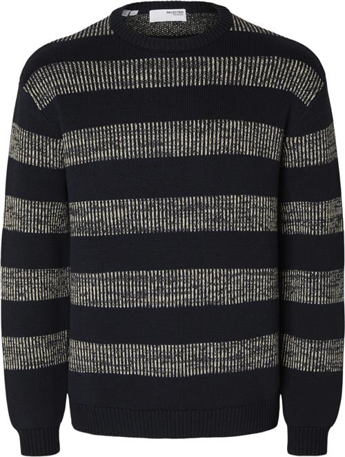 Se Selected Homme Slhstan Relaxed LS Knit Stripe Crew Mand Sky Captain/fog Sweaters Str S - hos Magasin ved Magasin