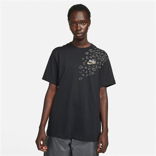 Nike Sportswear Boyfriend Fit T Shirt M - Trænings T-shirts hos Magasin