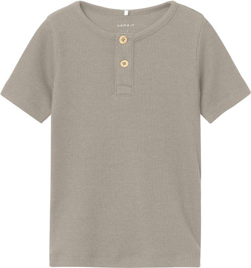 Se Name It Nmmkab SS TOP Noos Str 104 - Pure Cashmere Kortærmede T-shirts hos Magasin ved Magasin