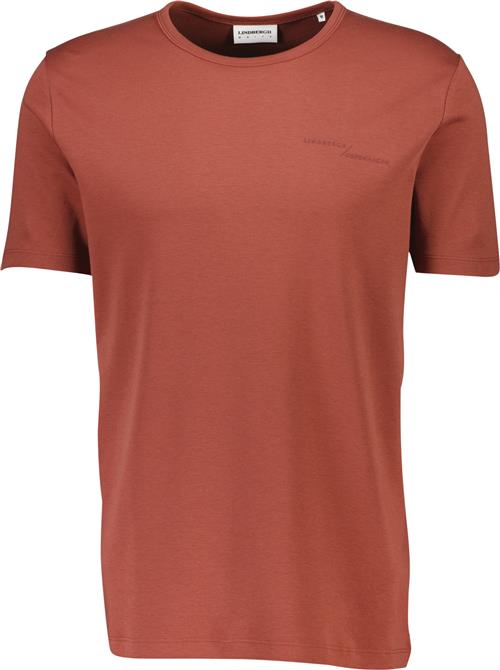 Se Lindbergh Basic Oneck tee S/S Mand Burnt Red Kortærmede T-shirts Relaxed Fit Str L - Bomuld hos Magasin ved Magasin