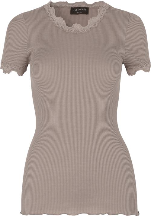 Rosemunde Silk Tshirt w/ Lace Kvinde Sand Kortærmede T-shirts Str L - hos Magasin