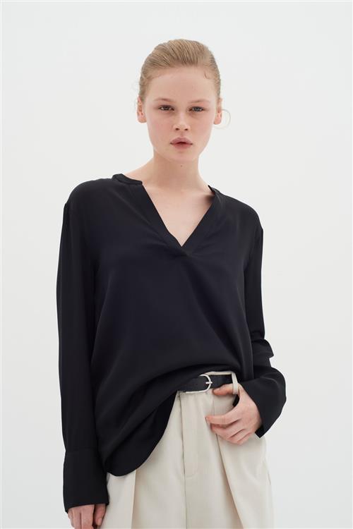 InWear Likoiw Blouse Premium 93 Silk Kvinde Black Langærmede Bluser Relaxed Fit Str 40 - hos Magasin