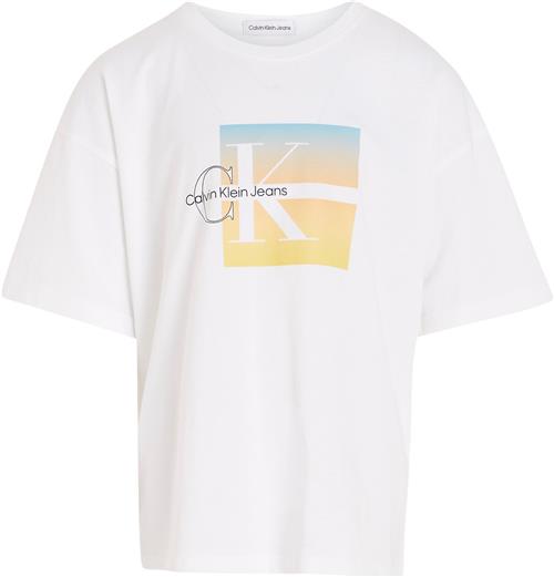 Calvin Klein Gradient Short Sleeve Tshirt Str 8 år - Yaf Kortærmede T-shirts Bomuld hos Magasin