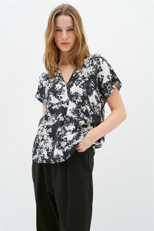 Se InWear Haziniiw Rinda Top Kvinde Graphic Syrenga Kortærmede Bluser Loose Fit Str 34 - hos Magasin ved Magasin