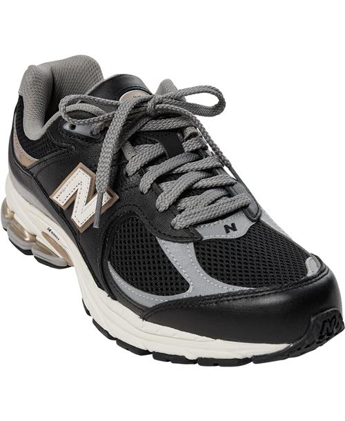 Se New Balance New Balance 2002r Mand Black Sneakers Str 46.5 - hos Magasin ved Magasin