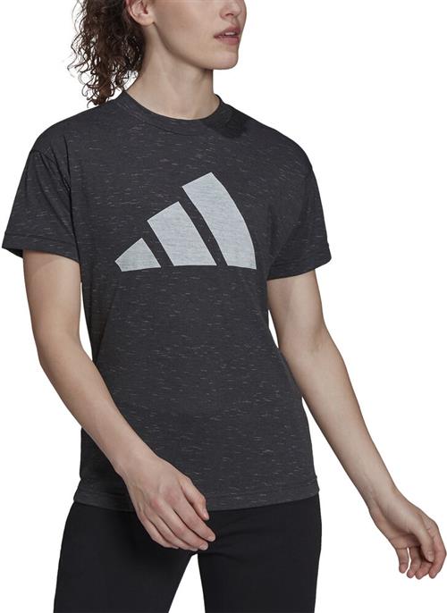 Se adidas Sportswear Winners 2.0 Tshirt XS - Trænings T-shirts Bomuld hos Magasin ved Magasin