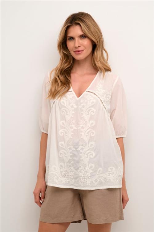 Se Culture Cuemmy SS Blouse Kvinde Spring Gardenia Kortærmede Bluser Str M - hos Magasin ved Magasin