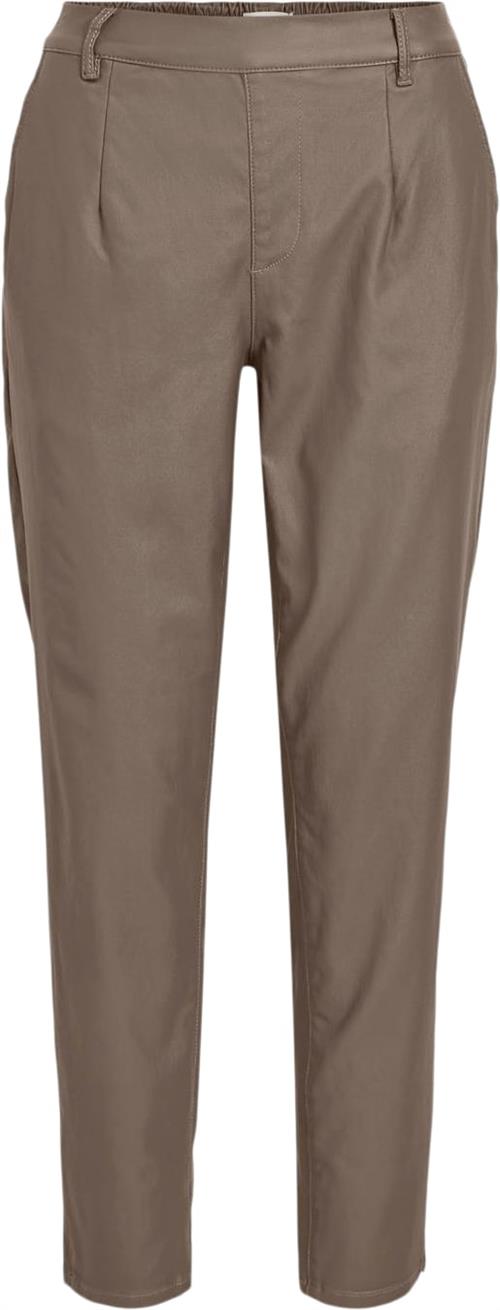 Se Object Objbelle Lisa Coated Pant Noos Kvinde Fossil/col Bukser Med Smalle Ben Str 34 - hos Magasin ved Magasin